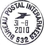 Timbre à date avec logo de la poste et mention : BUREAU POSTAL INTERARMEES et numéro de BPM /
