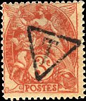 Lettre T dans un triangle